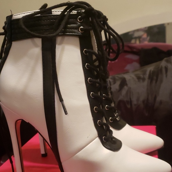 Corsets ankle boots 7.5 - Picture 2 of 6